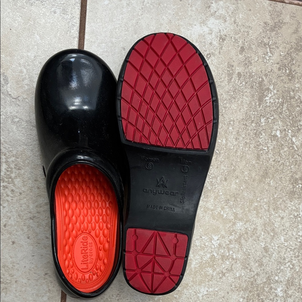 LifeStride Women's Black Slip-On Clog with Red Comfort Insole - Picture 2 of 6